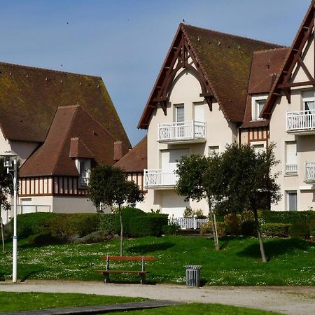 Jardin - A 50M De La Plage - Wifi - Parking Courseulles-sur-Mer Dış mekan fotoğraf
