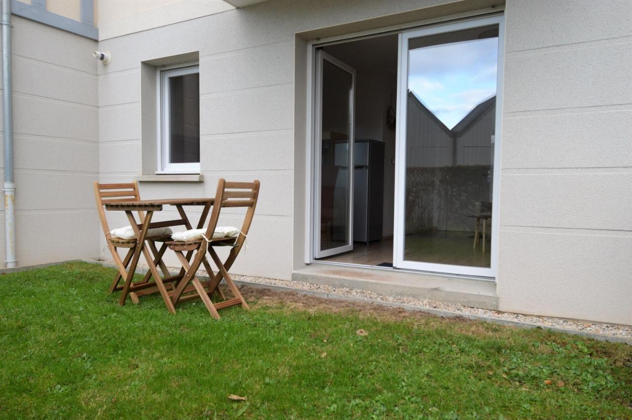 Jardin - A 50M De La Plage - Wifi - Parking Courseulles-sur-Mer Dış mekan fotoğraf