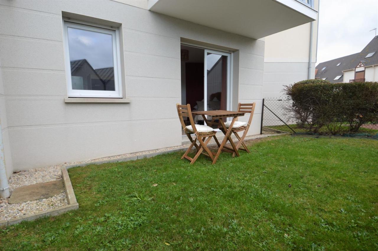 Jardin - A 50M De La Plage - Wifi - Parking Courseulles-sur-Mer Dış mekan fotoğraf
