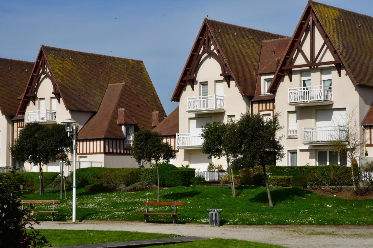 Jardin - A 50M De La Plage - Wifi - Parking Courseulles-sur-Mer Dış mekan fotoğraf